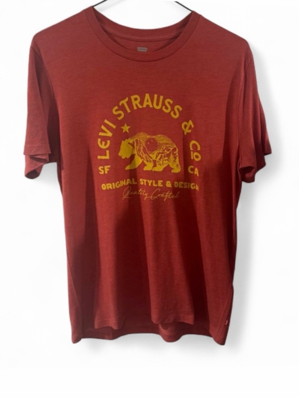 NWT Men’s Vintage Design Levi's Red Graphic T-Shirt Size Medium